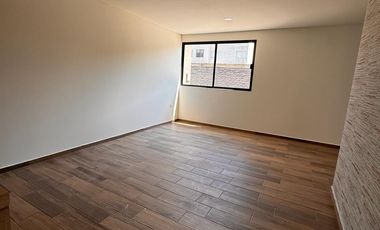 CASA EN VENTA CERCA DE PLAZA SAN DIEGO