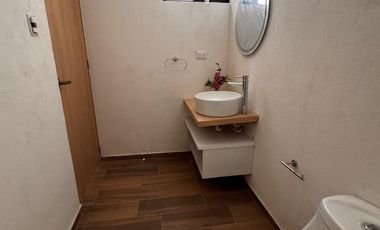 CASA EN VENTA CERCA DE PLAZA SAN DIEGO