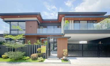 FOR SALE: Brand New 6 Bedrooms House and Lot with Swimming Pool in BF Homes Parañaque