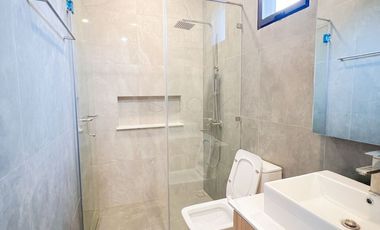 FOR SALE: Brand New 6 Bedrooms House and Lot with Swimming Pool in BF Homes Parañaque