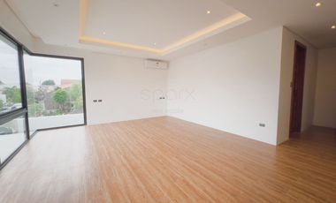 FOR SALE: Brand New 6 Bedrooms House and Lot with Swimming Pool in BF Homes Parañaque
