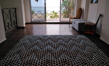 Renta Casa Amueblada con Alberca en La Playa