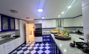 Gran Casa Colonial Con Mucho Estilo, En Muy Buen Sector