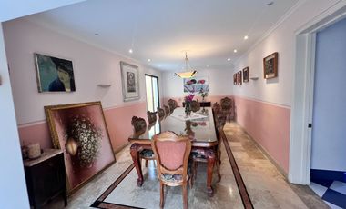 Gran Casa Colonial Con Mucho Estilo, En Muy Buen Sector