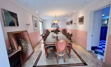 Gran Casa Colonial Con Mucho Estilo, En Muy Buen Sector