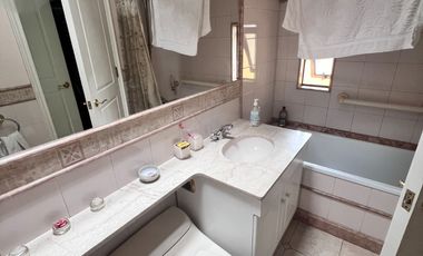 Gran Casa Colonial Con Mucho Estilo, En Muy Buen Sector