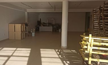 RENTA DE LOCAL COMERCIAL EN AV LOPEZ MATEOS, NEZAHUALCOYOTL.