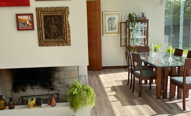 MODERNA CASA CON PISCINA Y RECIÉN REMODELADA