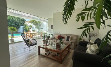MODERNA CASA CON PISCINA Y RECIÉN REMODELADA