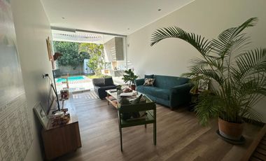MODERNA CASA CON PISCINA Y RECIÉN REMODELADA