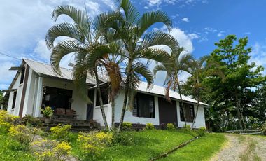 Se Vende Casa con Terreno de 1800 m2  en las Villegas ,La Concordia