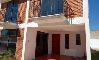 CASA EN RENTA, EN FRACCIONAMIENTO PRIVADO