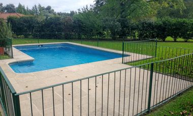 Oportunidad! Casa 5 Ambientes con Pileta en Las Praderas de Lujan