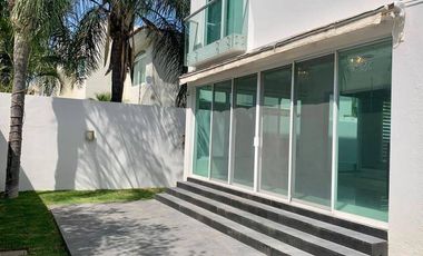 Casa en renta en Valle Real Coto Almendros de lujo