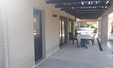 Magnifica Casa en Dos Plantas Sobre Terreno de 1441 m - Praderas de Lujan