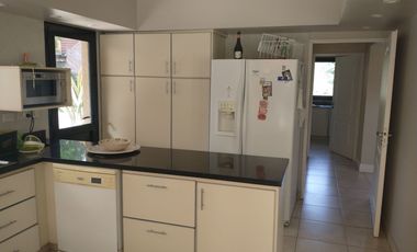 Magnifica Casa en Dos Plantas Sobre Terreno de 1441 m - Praderas de Lujan