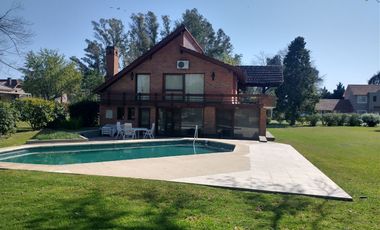 Excelente Casa 2 Plantas en Las Praderas de Lujan