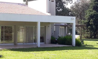 Casa en Venta - Las Praderas, Lujan