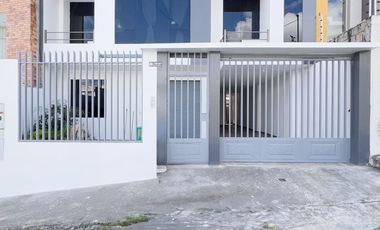 En venta casa rentera con local comercial y cuatro departamentos