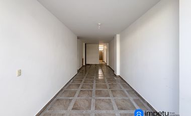 En venta casa rentera con local comercial y cuatro departamentos