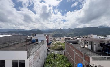 En venta casa rentera con local comercial y cuatro departamentos