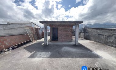 En venta casa rentera con local comercial y cuatro departamentos