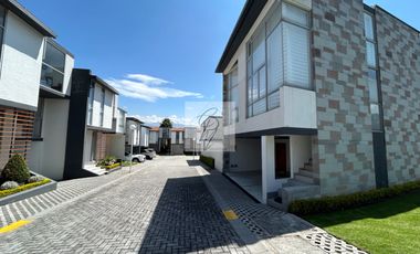 CASA EN VENTA LOS CHILLOS, AV. ILALO 3 DORMITORIOS