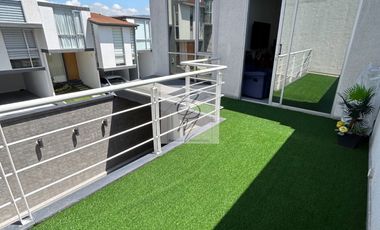 CASA EN VENTA LOS CHILLOS, AV. ILALO 3 DORMITORIOS