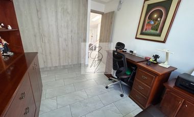 CASA EN VENTA LOS CHILLOS, AV. ILALO 3 DORMITORIOS