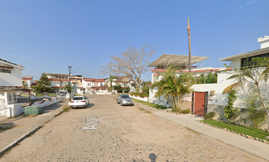 PRECIOSA CASA DE RECUPERACIÓN BANCARIA EN VENTA EN PUERTO VALLARTA, JAL.