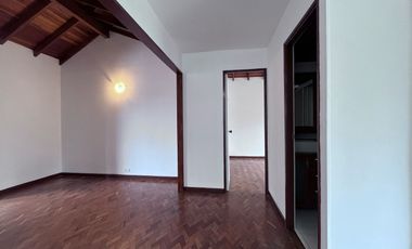 Casa en arriendo,  Loma Del Esobero, Poblado, Medellin