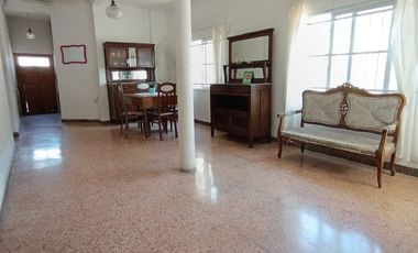 AMPLIA CASA EN VENTA ZONA CENTRO DE PARANA