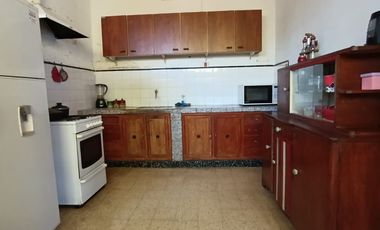 AMPLIA CASA EN VENTA ZONA CENTRO DE PARANA
