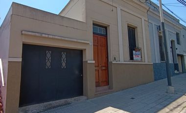 AMPLIA CASA EN VENTA ZONA CENTRO DE PARANA