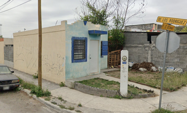 Casa En Remate Bancario En C. De Los Bustamante, Paseo Del Norte, Salinas Victoria, N.l. (60% Descuento, Excelente Plusvalía) SK12
