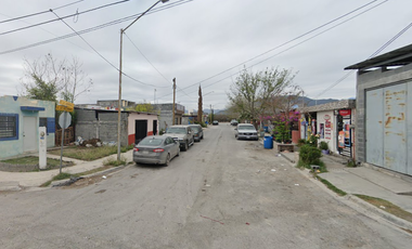 Casa En Remate Bancario En C. De Los Bustamante, Paseo Del Norte, Salinas Victoria, N.l. (60% Descuento, Excelente Plusvalía) SK12