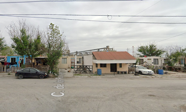 Casa En Remate Bancario En C. De Los Bustamante, Paseo Del Norte, Salinas Victoria, N.l. (60% Descuento, Excelente Plusvalía) SK12