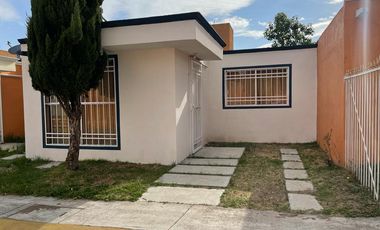 “CASA  EN RENTA, AMUEBLADA EN UN NIVEL 