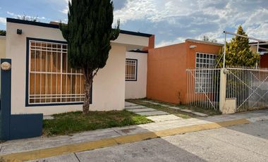 “CASA  EN RENTA, AMUEBLADA EN UN NIVEL 