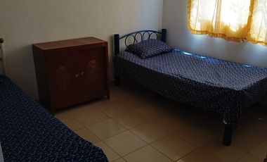 “CASA  EN RENTA, AMUEBLADA EN UN NIVEL 