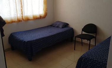 “CASA  EN RENTA, AMUEBLADA EN UN NIVEL 