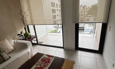 Arriendo suite con balcón amoblado