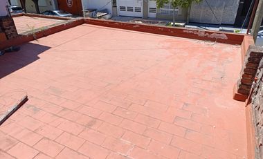 Amplia Casa En Venta Zona Almafuerte Y Juan Garrigo