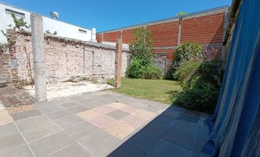 Amplia Casa En Venta Zona Almafuerte Y Juan Garrigo