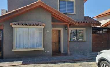 En venta moderna casa 4D 4B – Condominio El Convento, San Felipe.