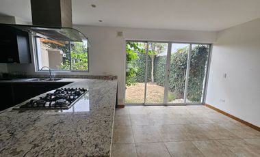 Cumbaya, Sector Colegio Menor, Moderna Casa, Conjunto Privado