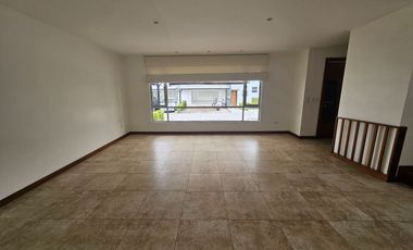 Cumbaya, Sector Colegio Menor, Moderna Casa, Conjunto Privado