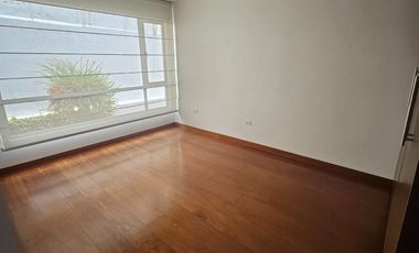 Cumbaya, Sector Colegio Menor, Moderna Casa, Conjunto Privado