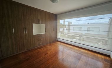 Cumbaya, Sector Colegio Menor, Moderna Casa, Conjunto Privado