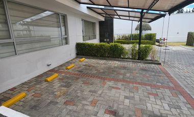 Cumbaya, Sector Colegio Menor, Moderna Casa, Conjunto Privado